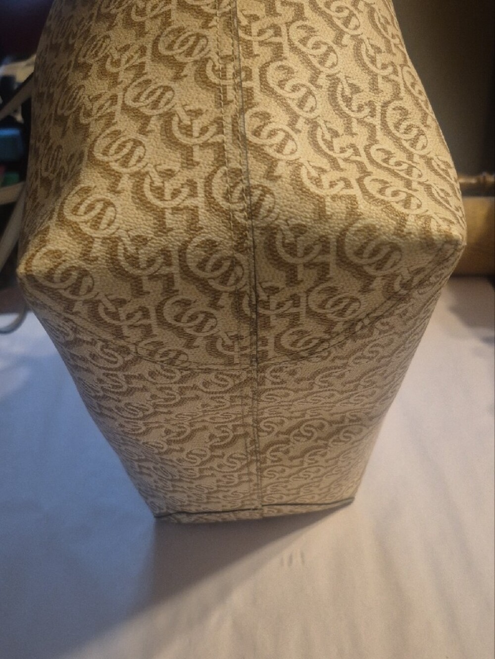 EUC!! Coach Beige & Cream Signature Canvas Tote - Picture 3 of 11